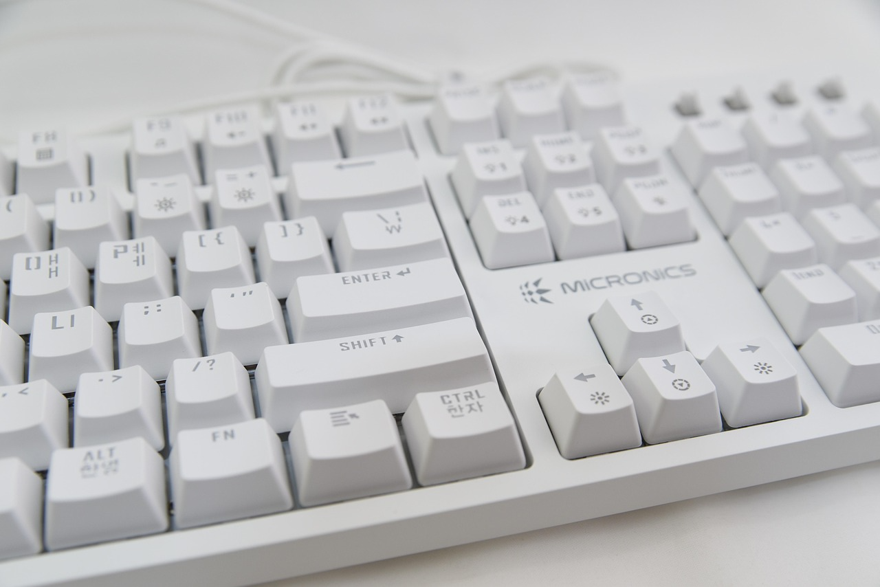 how to clean gaming keyboard without removing keys
